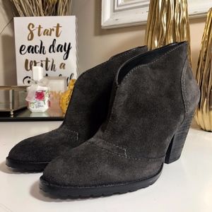 Andrew Marc Gray Whitney Suede Boots, Sz 7.5M